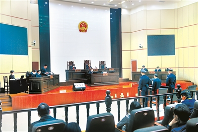 圖為3月31日，常州市中級人民法院開庭審理孫國林受賄、挪用公款一案。盧凝一 攝